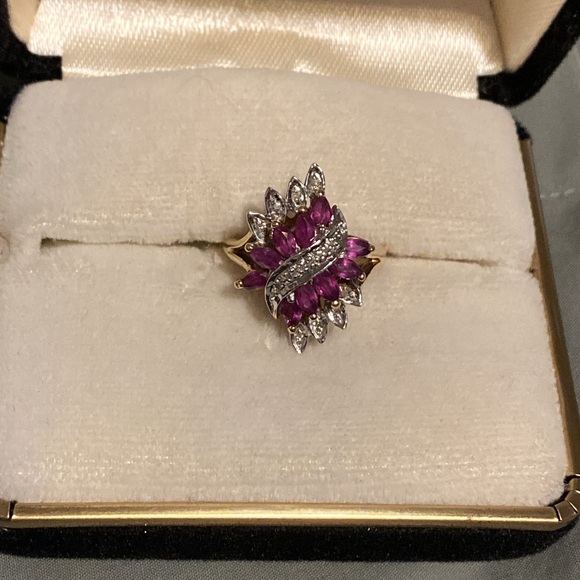 🩷🤍💛EUC Like New 14K Gold 10 Genuine Rubies & Diamonds Cocktail Ring - Size: 6 - Picture 5 of 15
